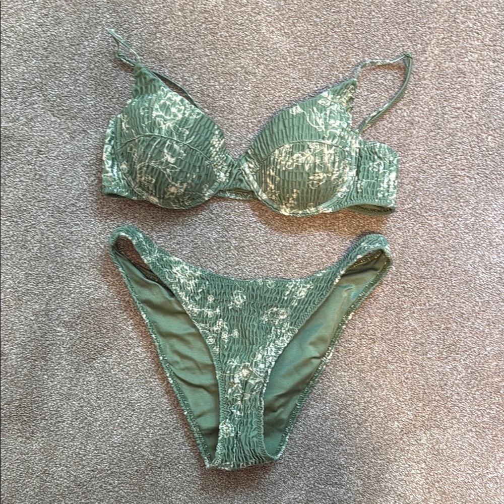 Triangl Swimwear Green and White Bikini Set with Underwire Top